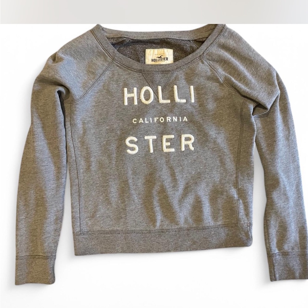 Hollister Gray Women’s Sweatshirt in size S